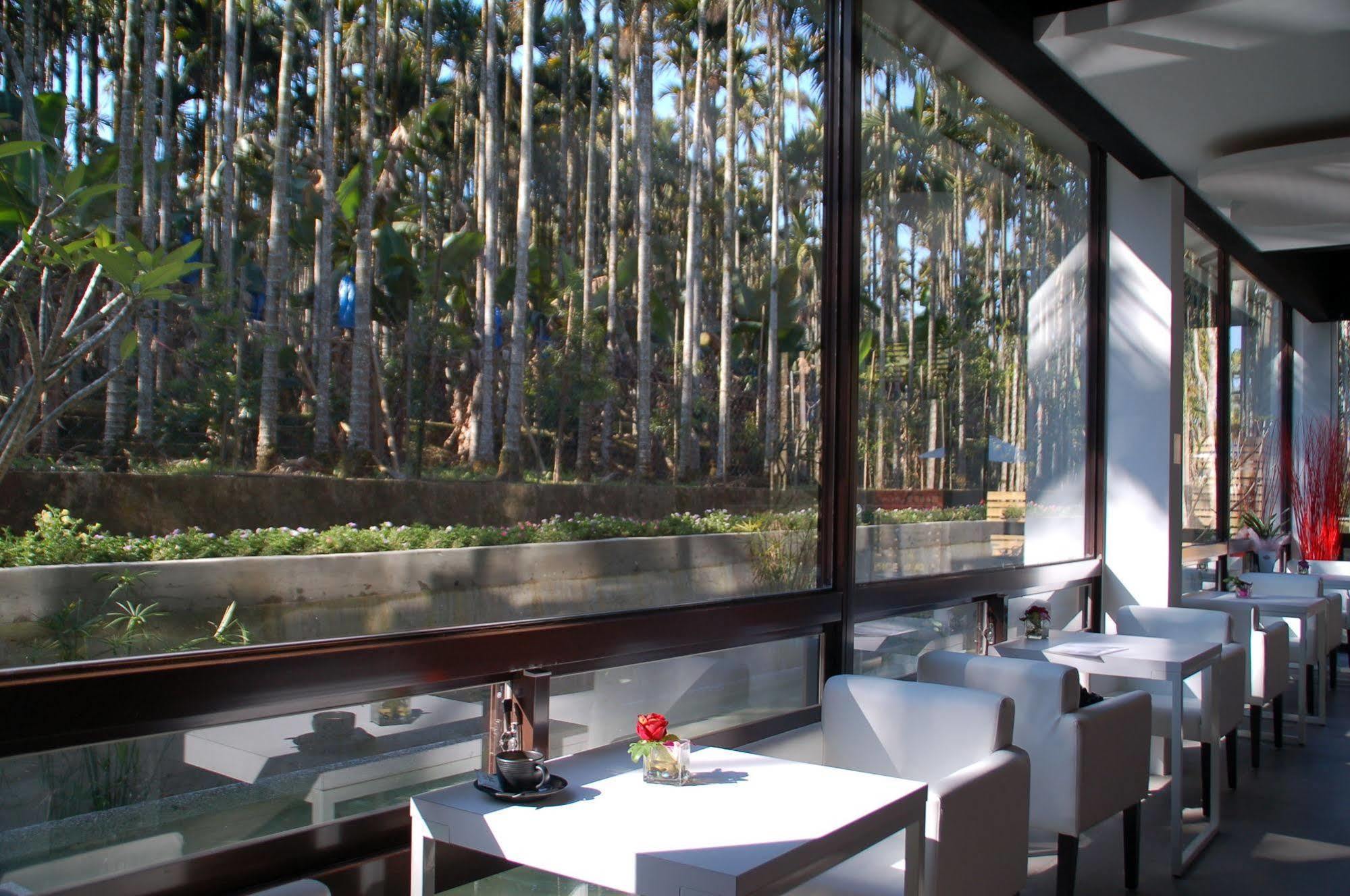 Full House Bed And Breakfast Nantou Exterior foto