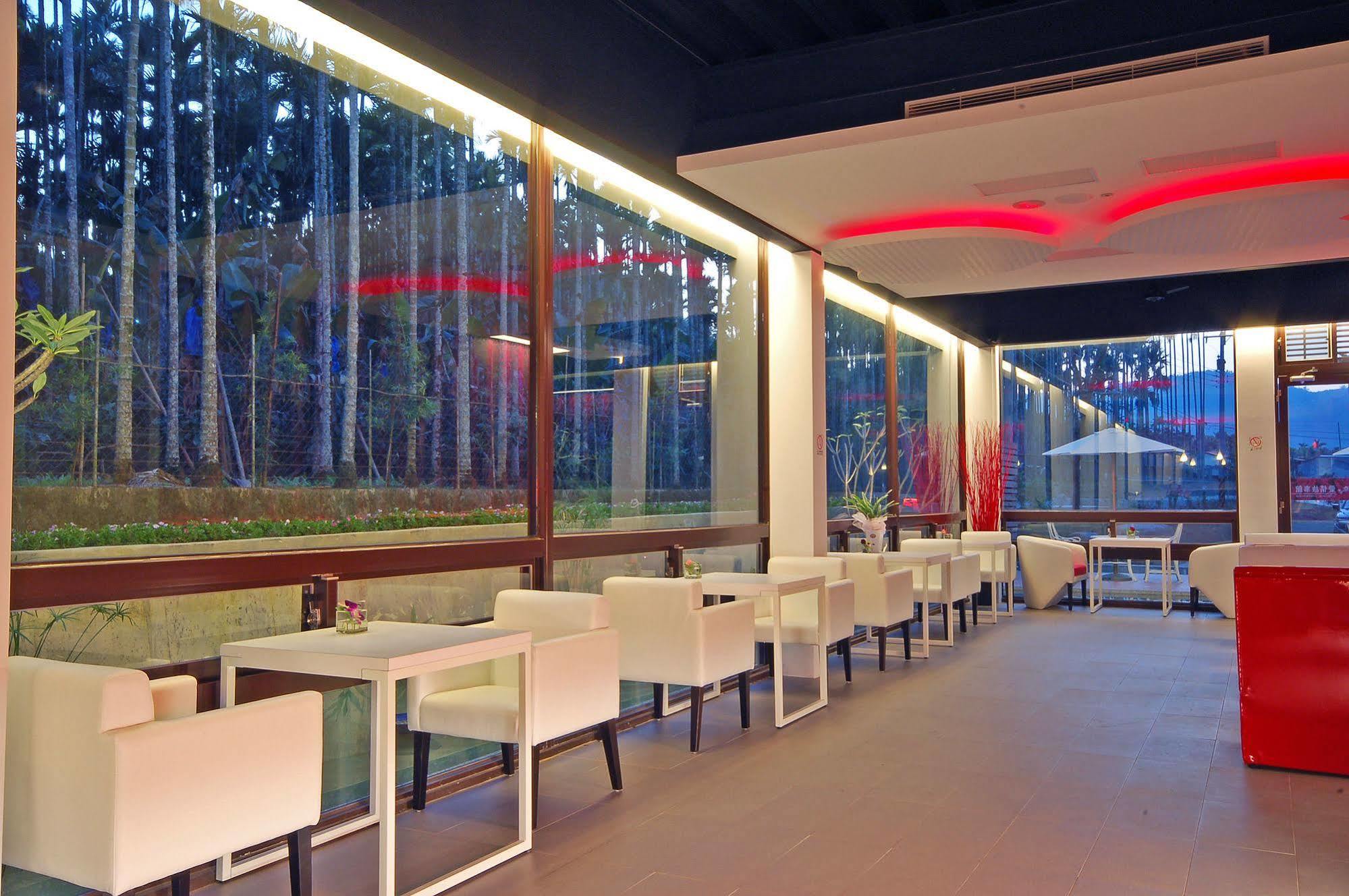 Full House Bed And Breakfast Nantou Exterior foto