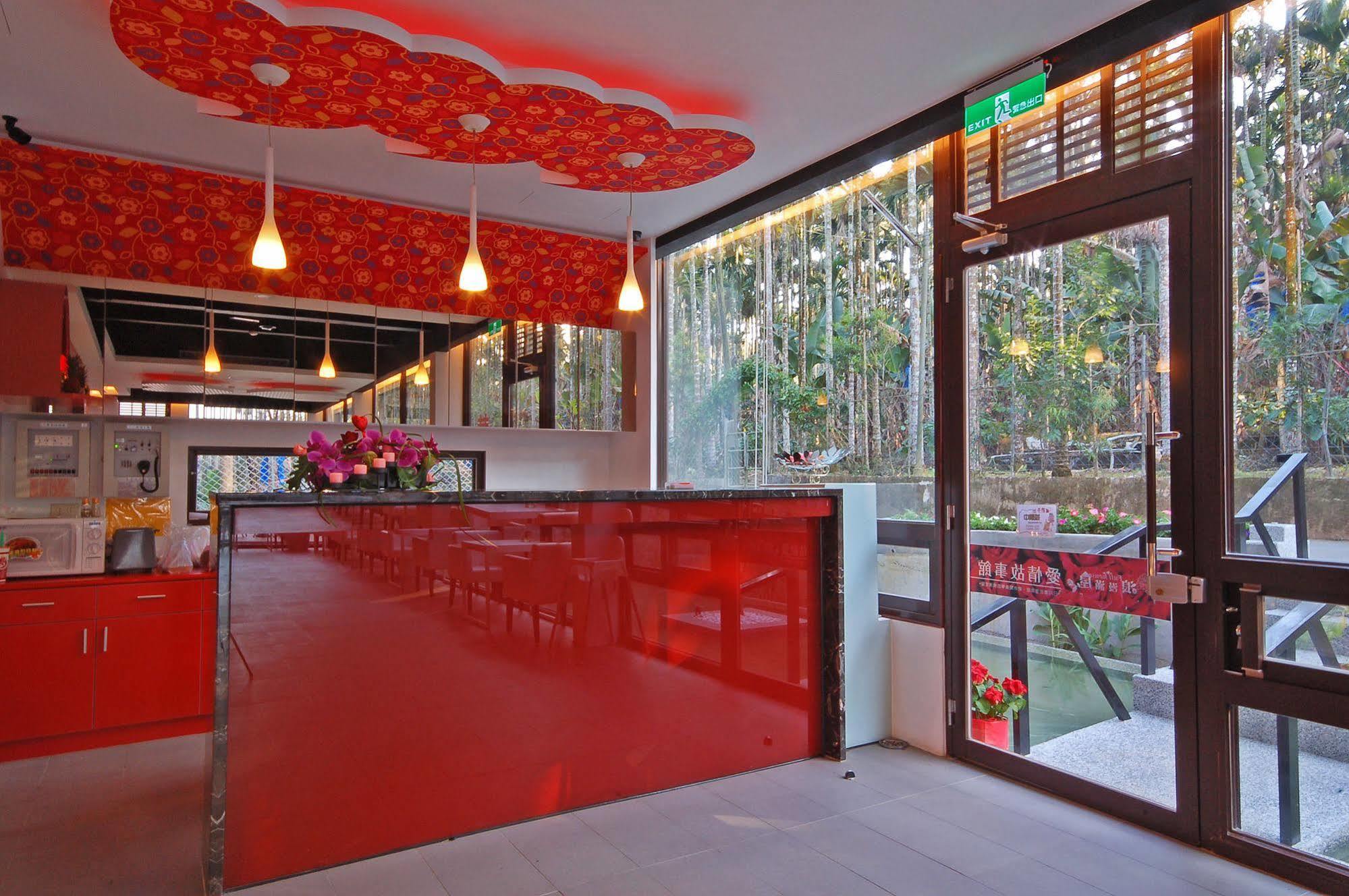 Full House Bed And Breakfast Nantou Exterior foto