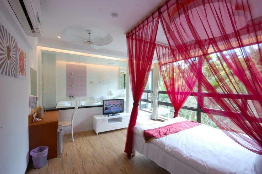 Full House Bed And Breakfast Nantou Exterior foto