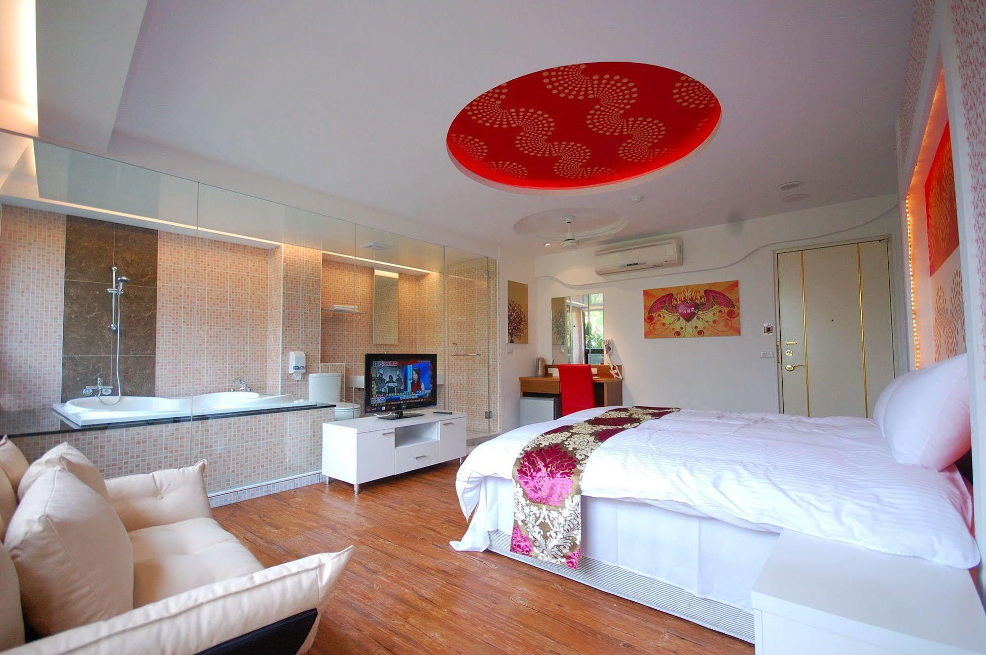 Full House Bed And Breakfast Nantou Exterior foto