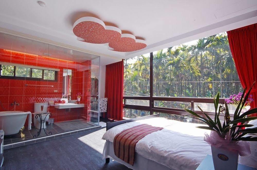 Full House Bed And Breakfast Nantou Exterior foto